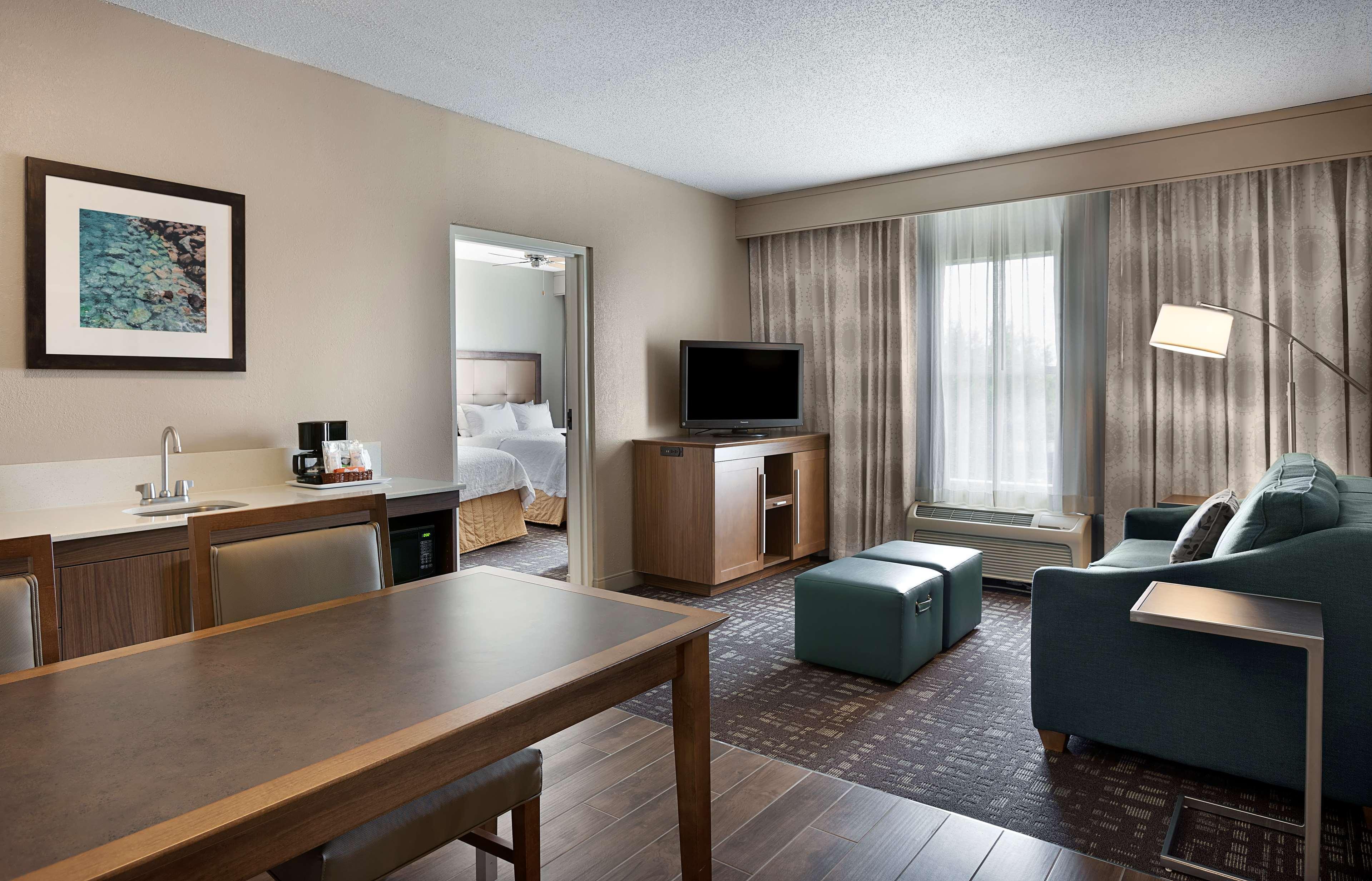 Hampton Inn & Suites Charlotte/Пайнвил Екстериор снимка