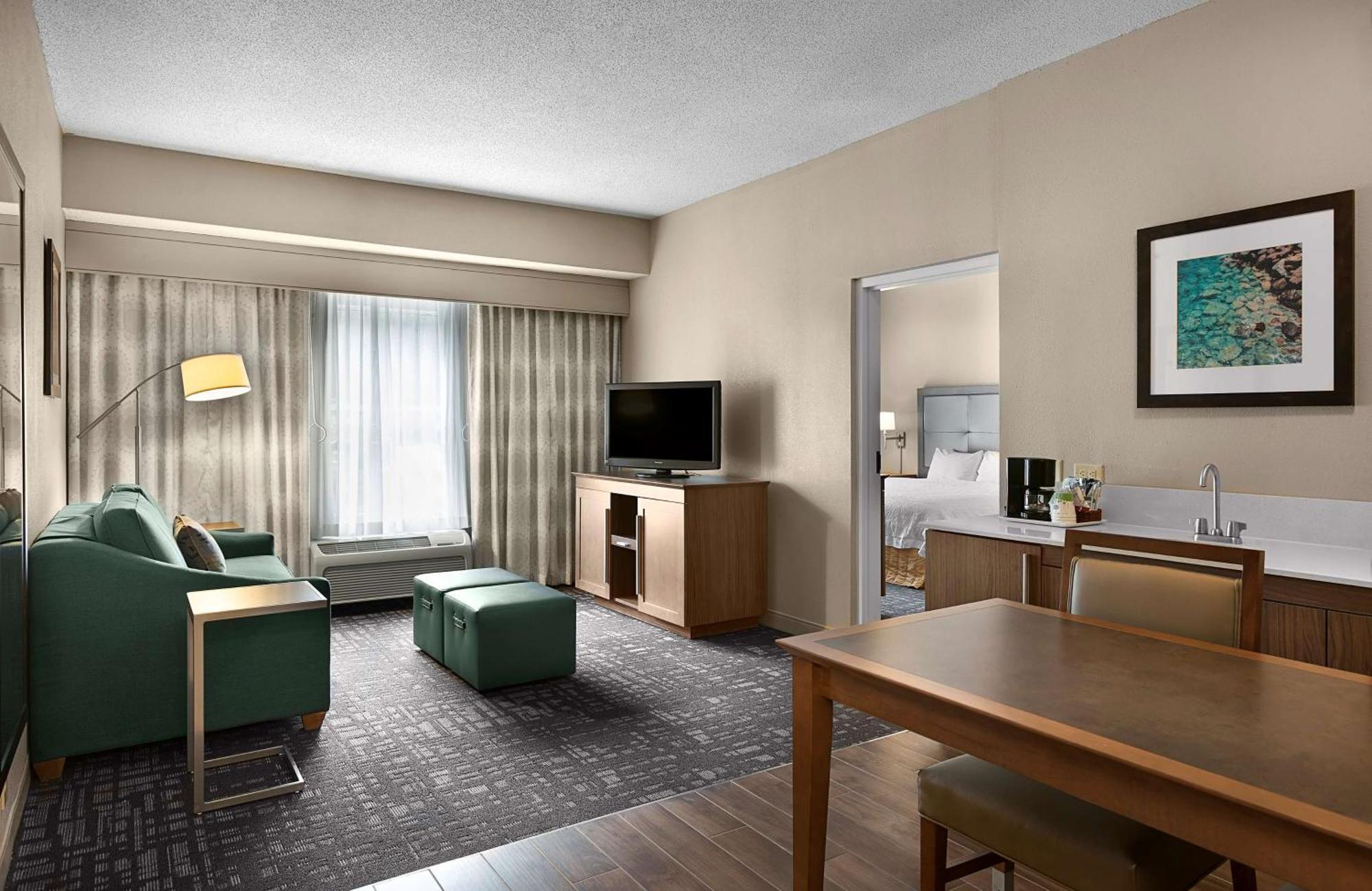 Hampton Inn & Suites Charlotte/Пайнвил Екстериор снимка