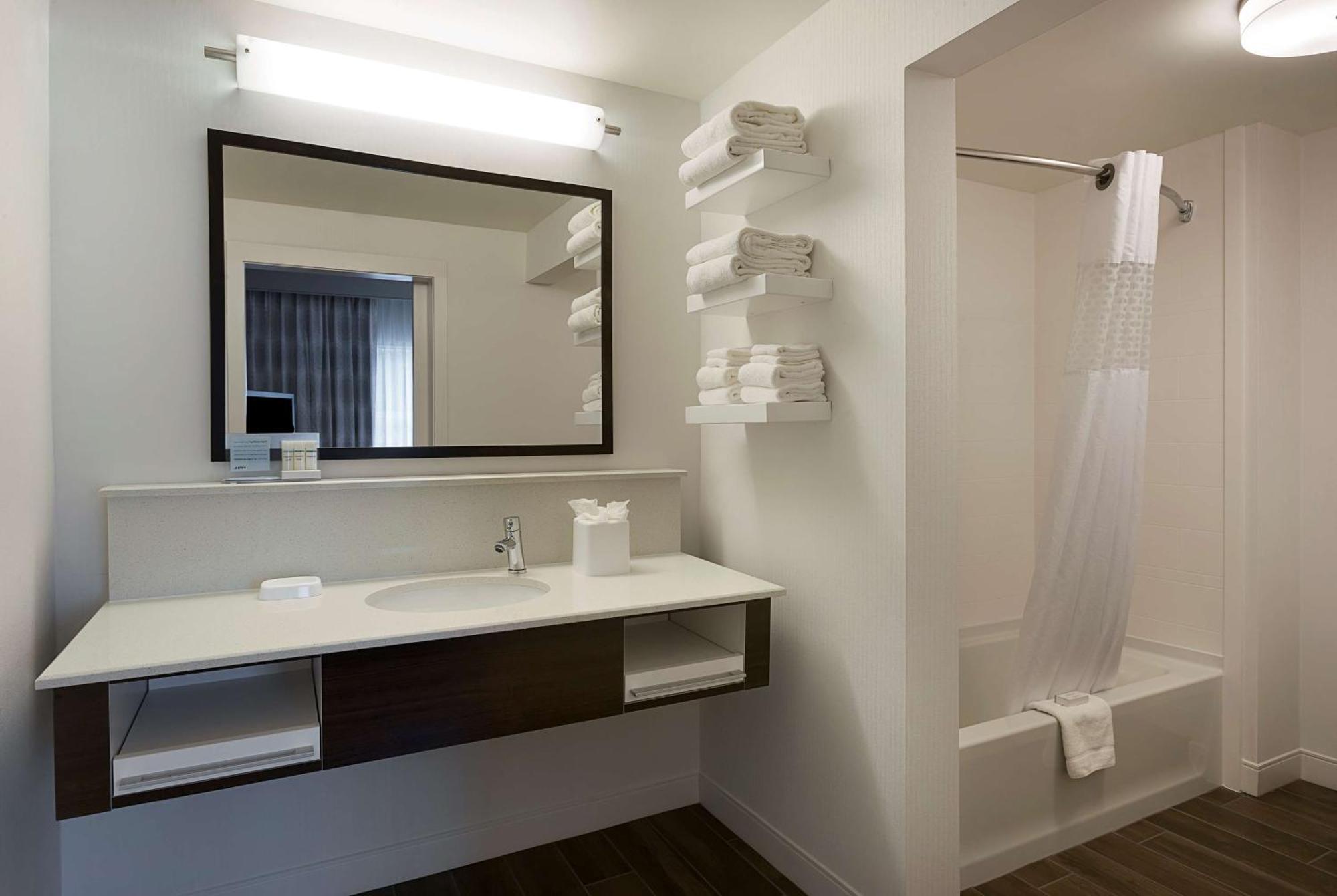 Hampton Inn & Suites Charlotte/Пайнвил Екстериор снимка