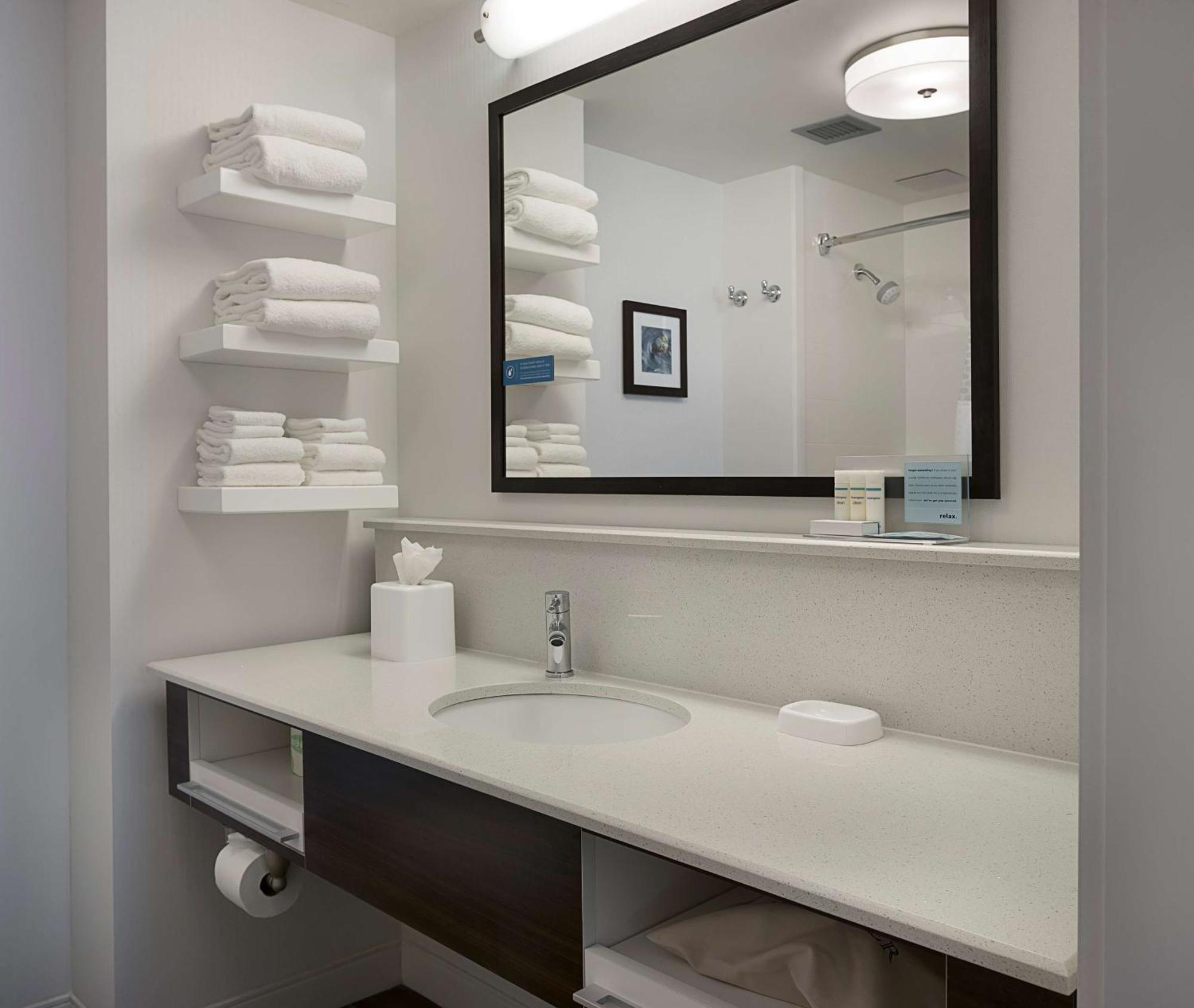 Hampton Inn & Suites Charlotte/Пайнвил Екстериор снимка