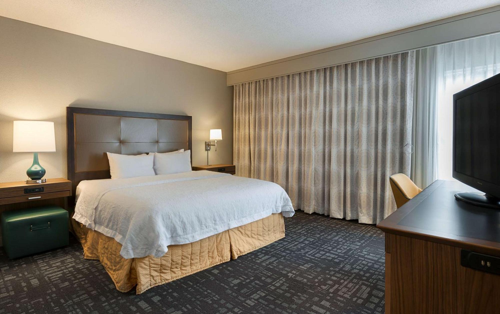 Hampton Inn & Suites Charlotte/Пайнвил Екстериор снимка