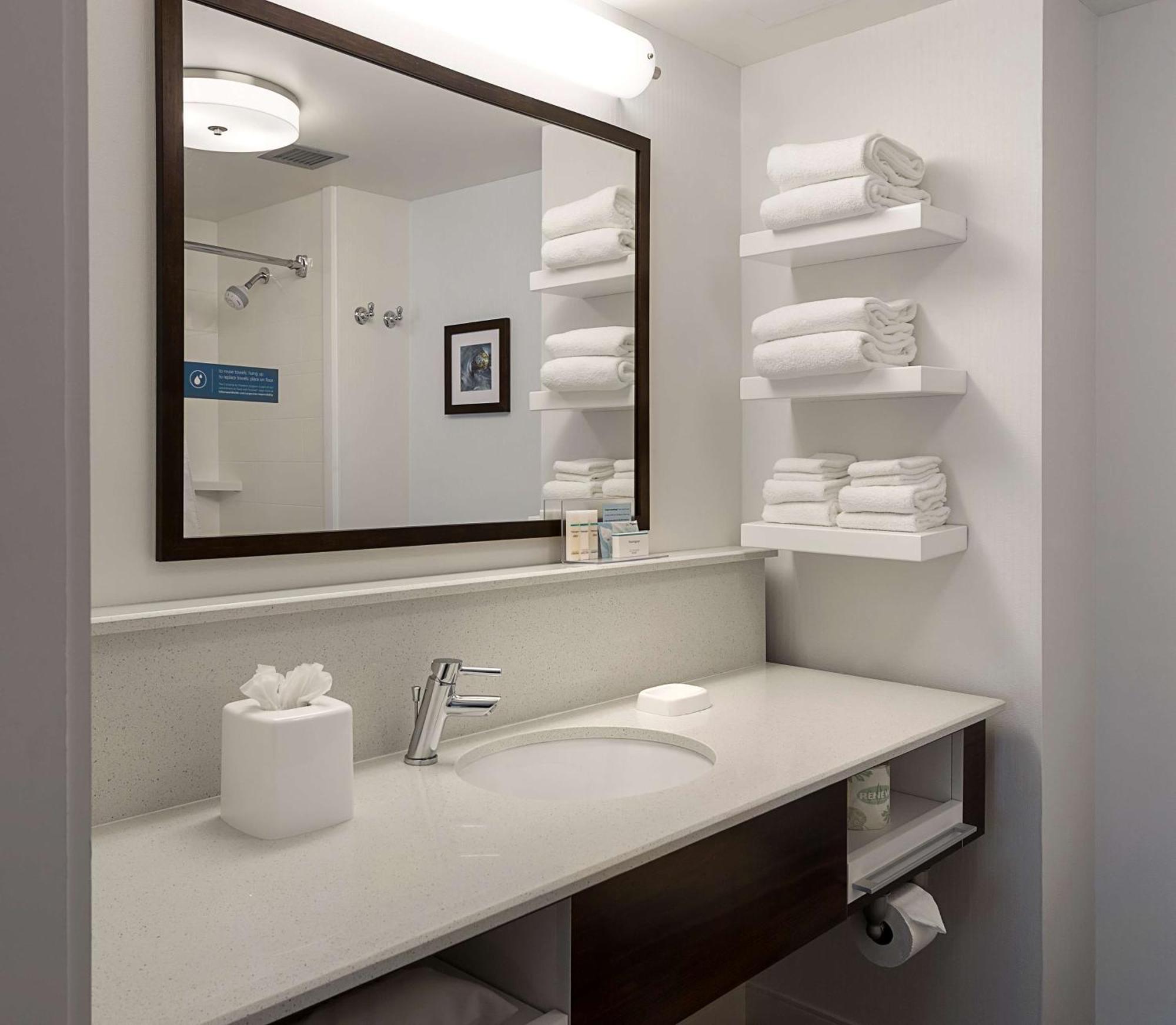 Hampton Inn & Suites Charlotte/Пайнвил Екстериор снимка