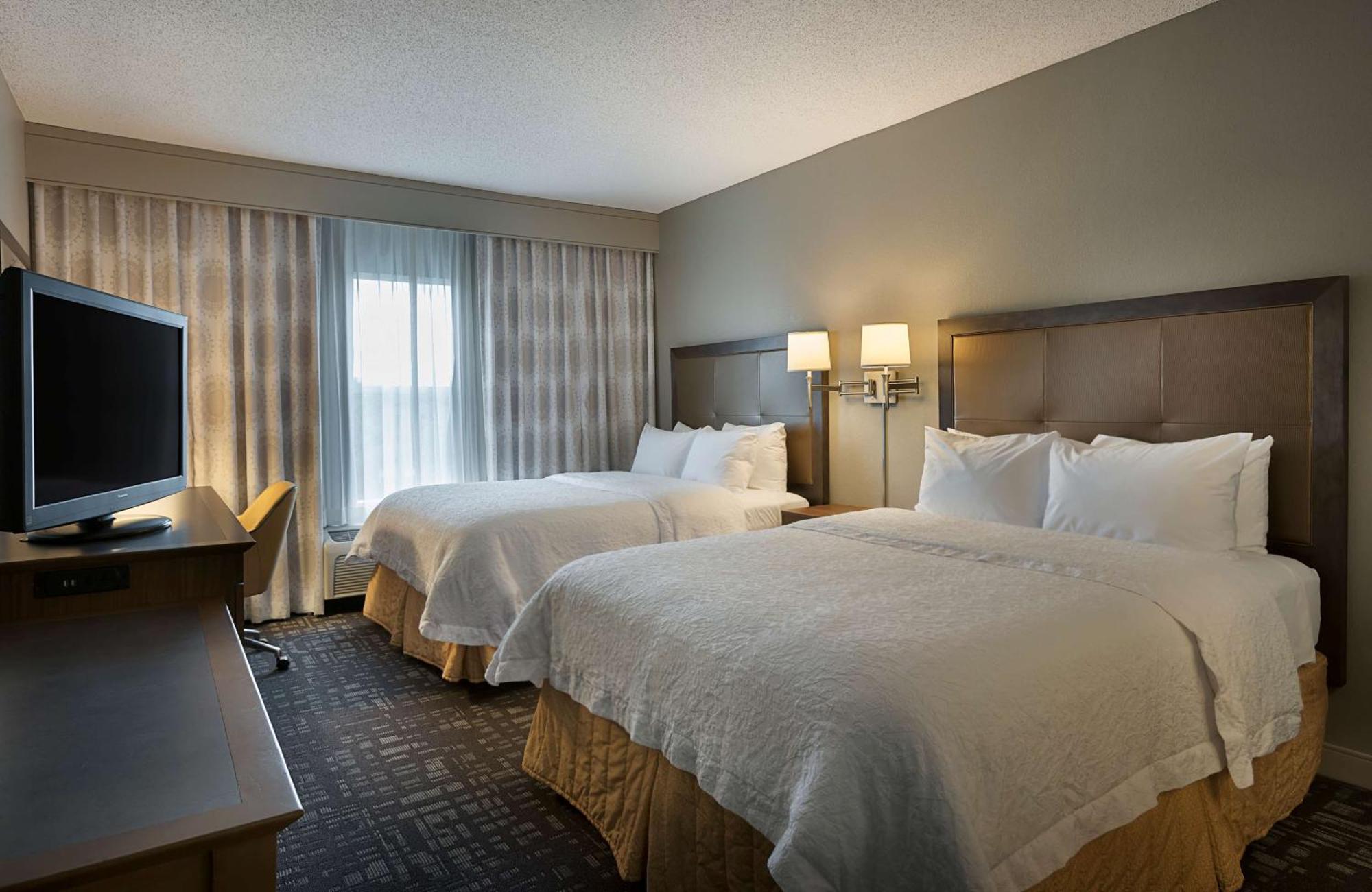 Hampton Inn & Suites Charlotte/Пайнвил Екстериор снимка