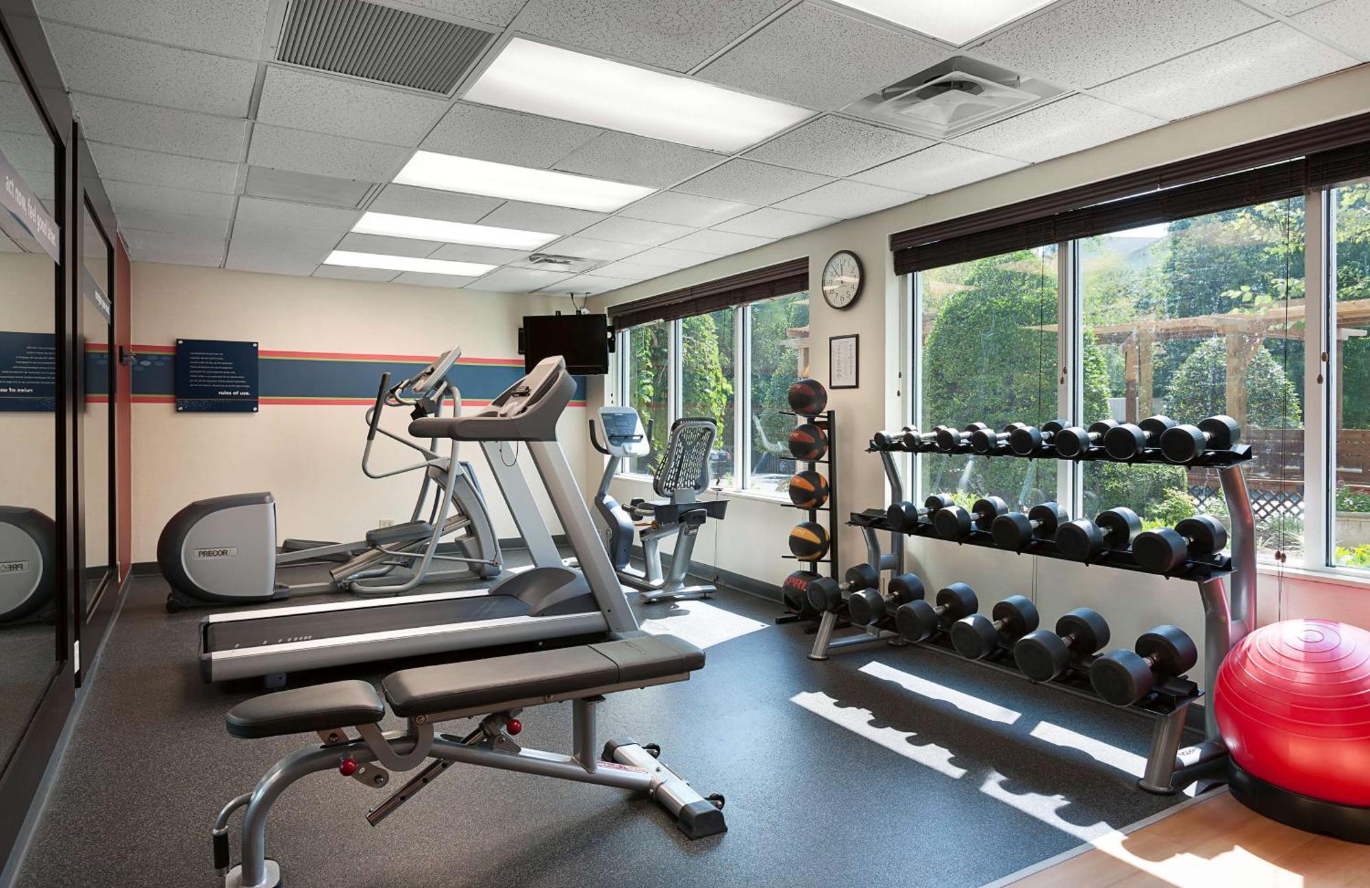 Hampton Inn & Suites Charlotte/Пайнвил Екстериор снимка