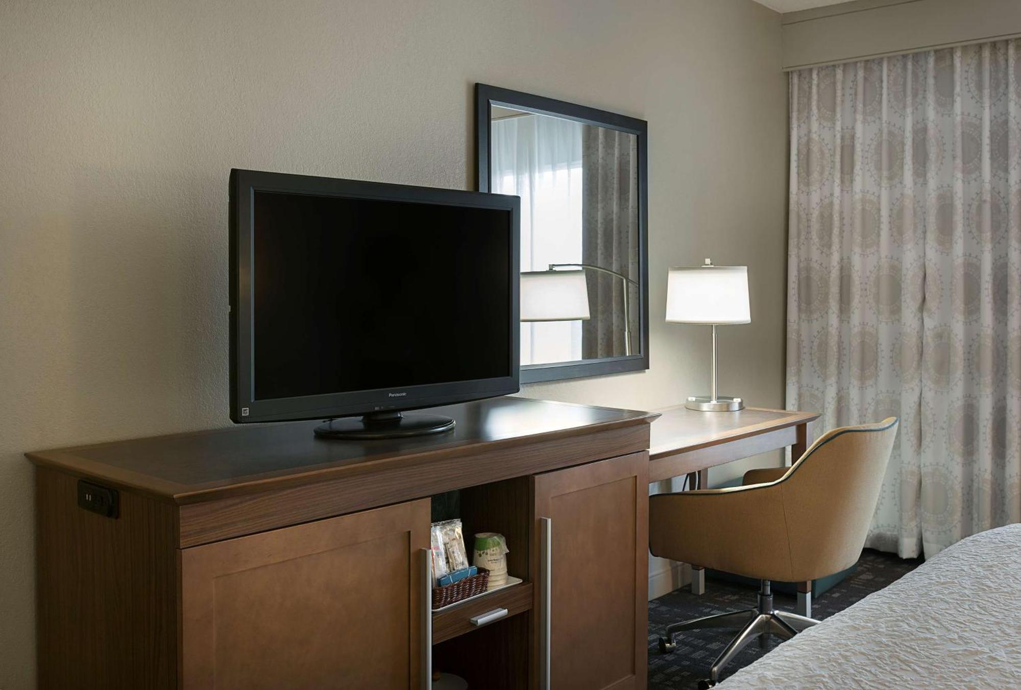 Hampton Inn & Suites Charlotte/Пайнвил Екстериор снимка
