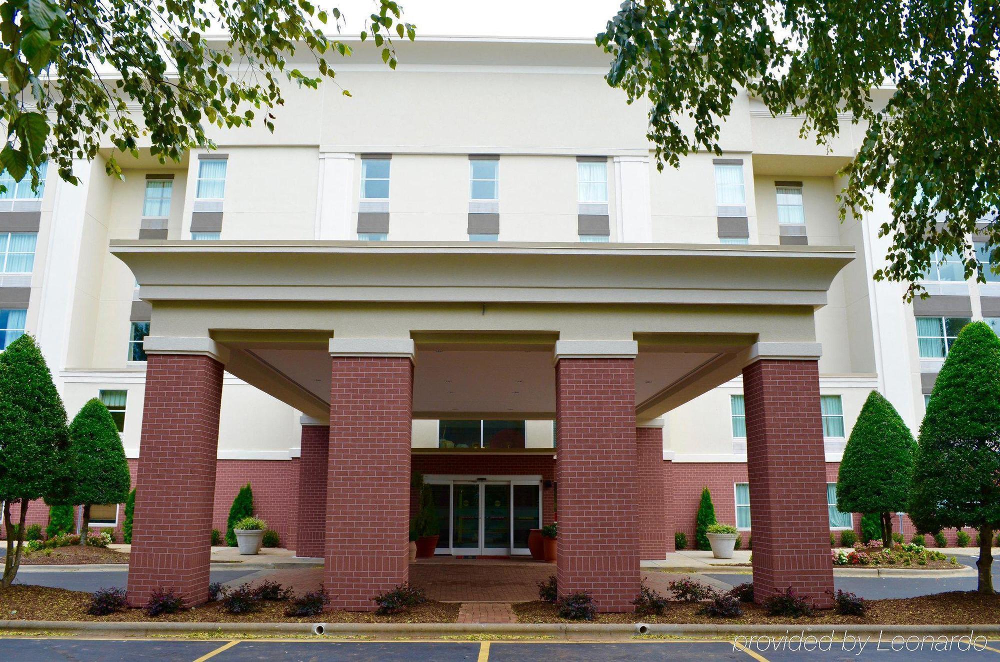 Hampton Inn & Suites Charlotte/Пайнвил Екстериор снимка