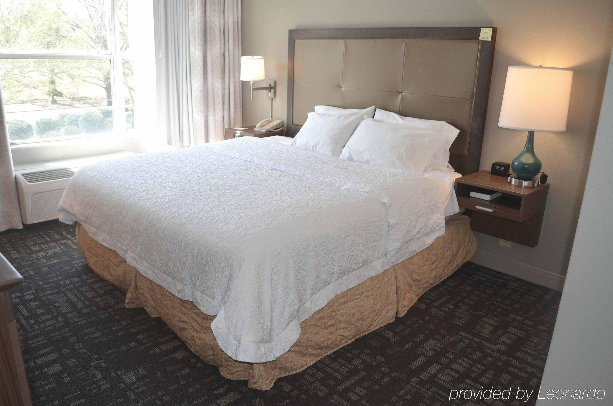 Hampton Inn & Suites Charlotte/Пайнвил Екстериор снимка