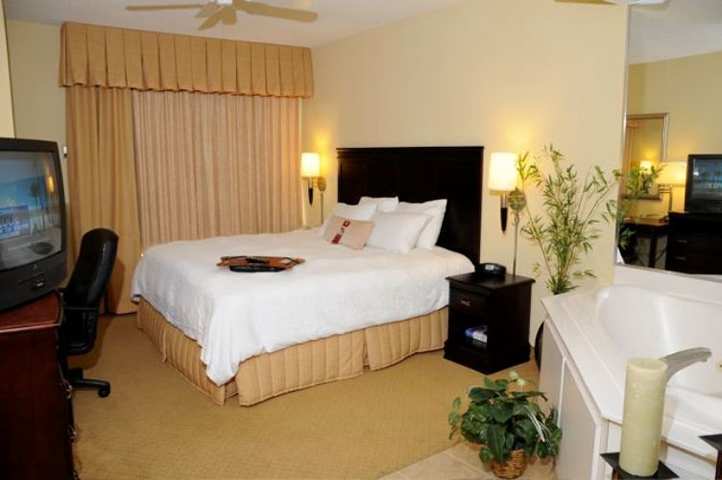 Hampton Inn & Suites Charlotte/Пайнвил Стая снимка
